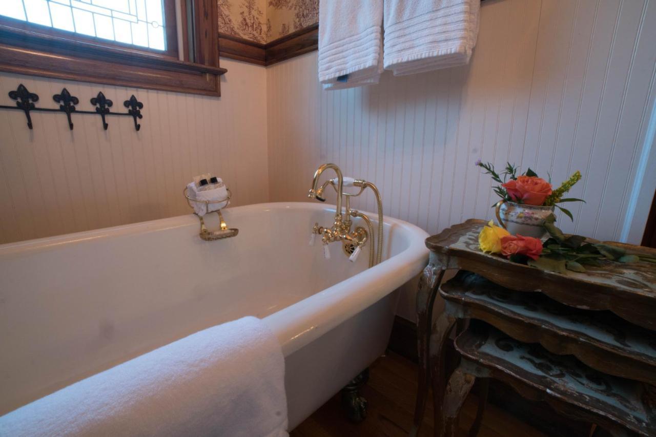 The Victoria Bed & Breakfast Bentonville Eksteriør bilde